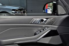 Fahrzeugabbildung BMW X7 xD 40d M Sport Pano Laser h/k ACC 360° 21"