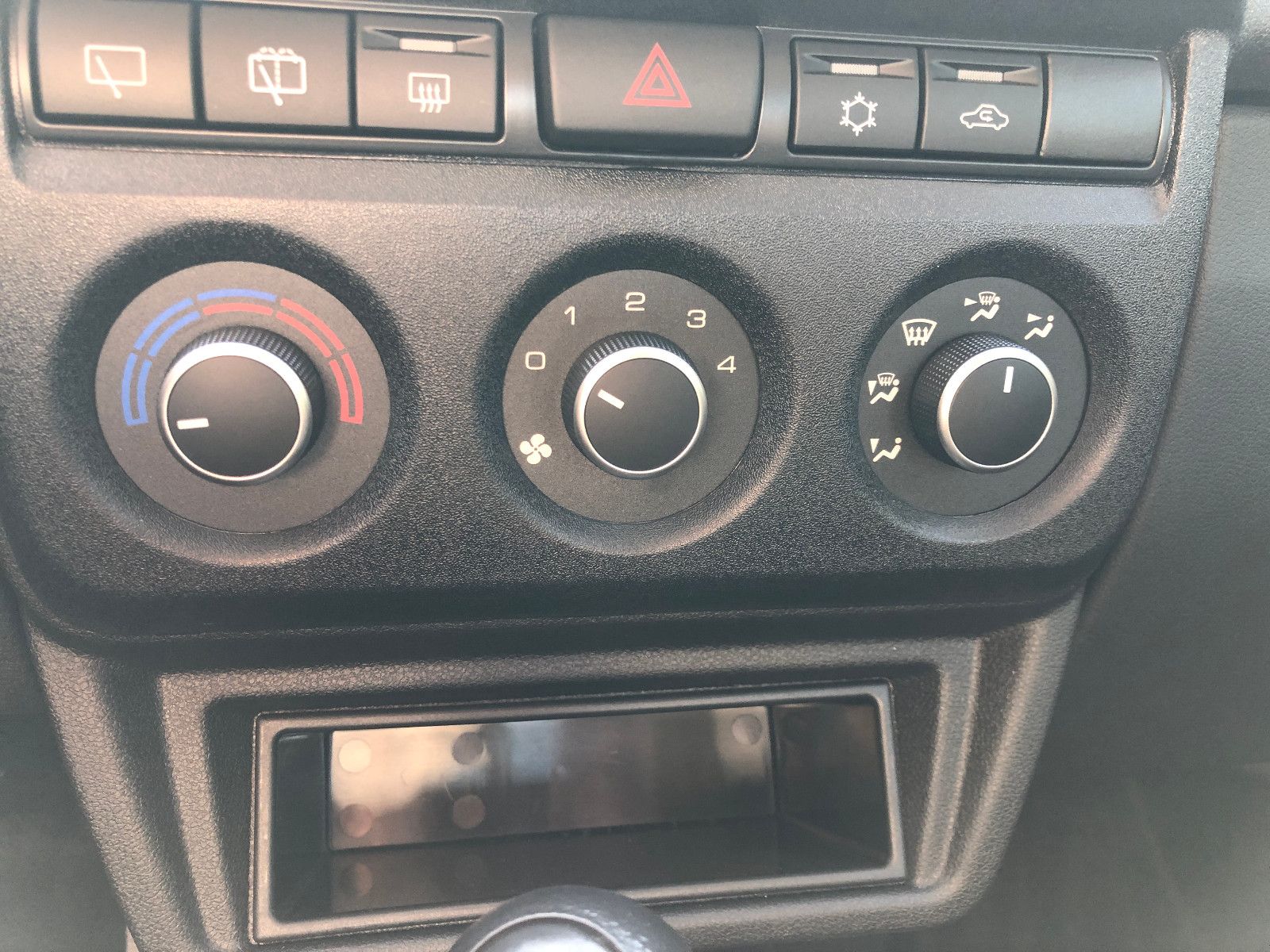 Fahrzeugabbildung Lada Niva "PREMIUM PLUS" KLIMA/ AET- Kollektion 2026!