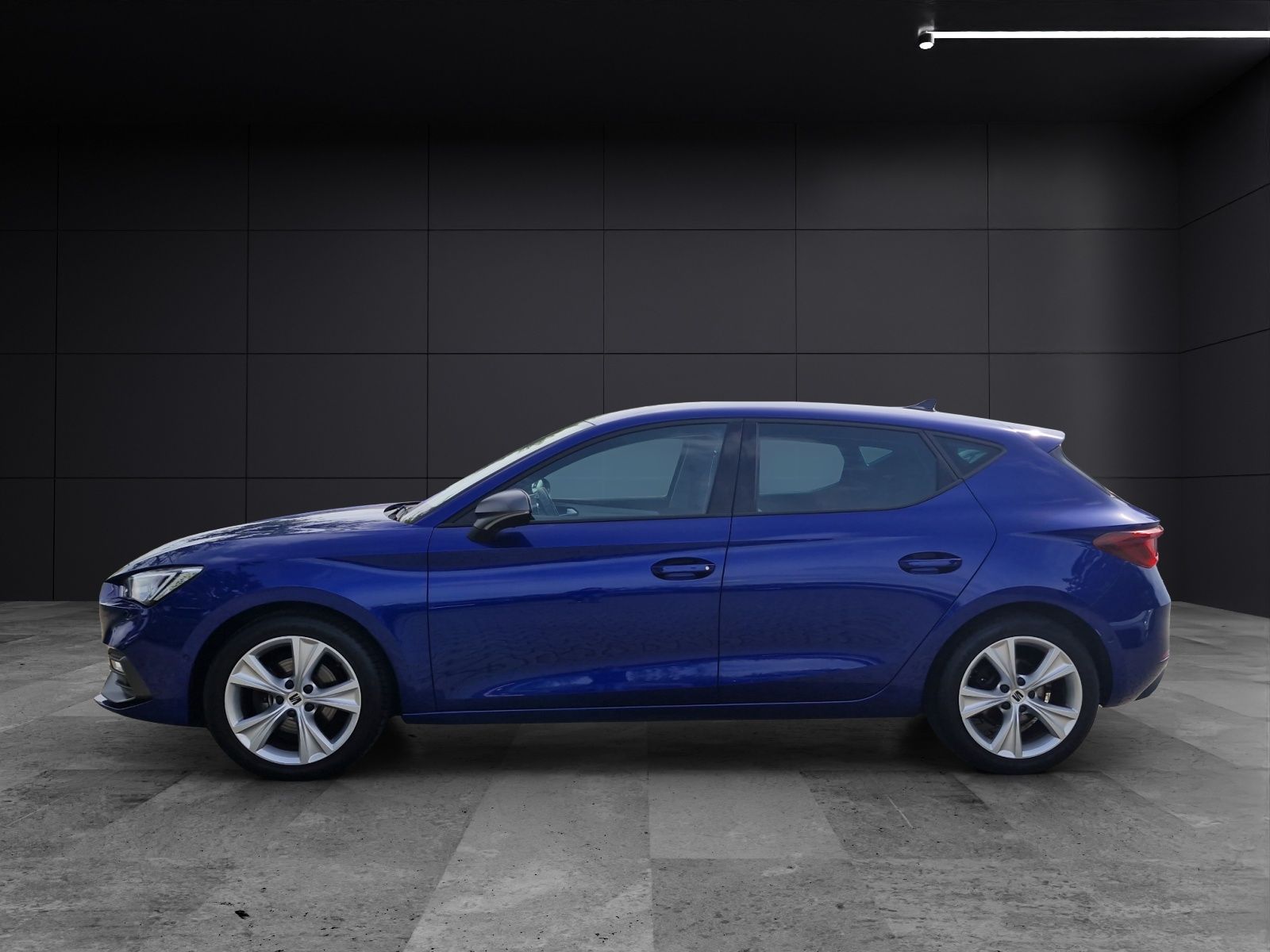 Fahrzeugabbildung SEAT Leon TSI FR LED Navi ACC Park-Assist SH LM ferti