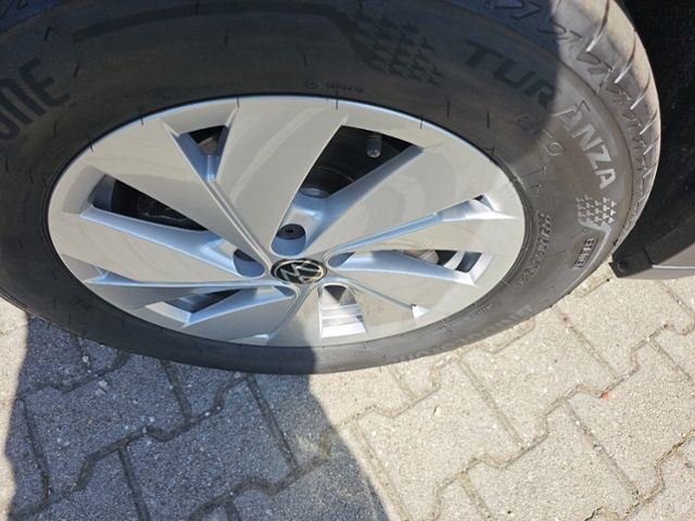Fahrzeugabbildung Volkswagen T-Cross 1.5 TSI LIFE AHK SHZ LED KLIMA KEYLESS A