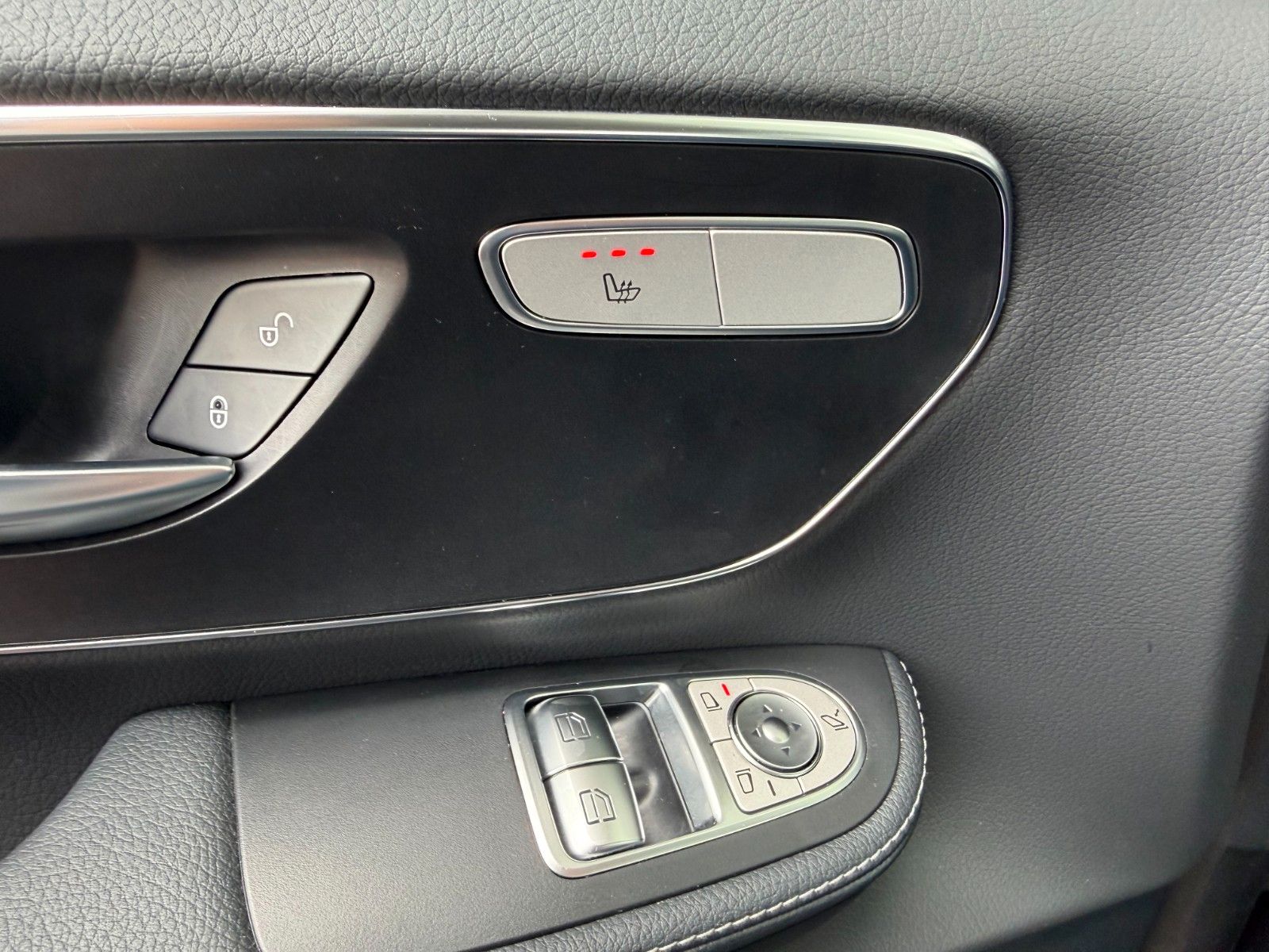 Fahrzeugabbildung Mercedes-Benz V 300 d AVA Extral DISTRONIC Standheiz 360Kamera