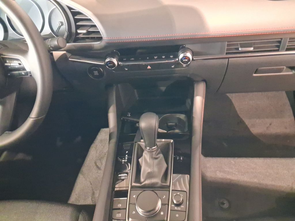 MAZDA 3 HOMURA 2,5G AT 140PS Navi Kamera LED-Licht MAZDA 3 HOMURA 2,5G AT 140PS Navi Kamera LED-Licht