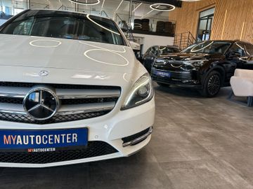 Mercedes-Benz B 180 *KLIMA*SZHZ*LEDER*NAV*PDC*SPUR*TOTWINKEL