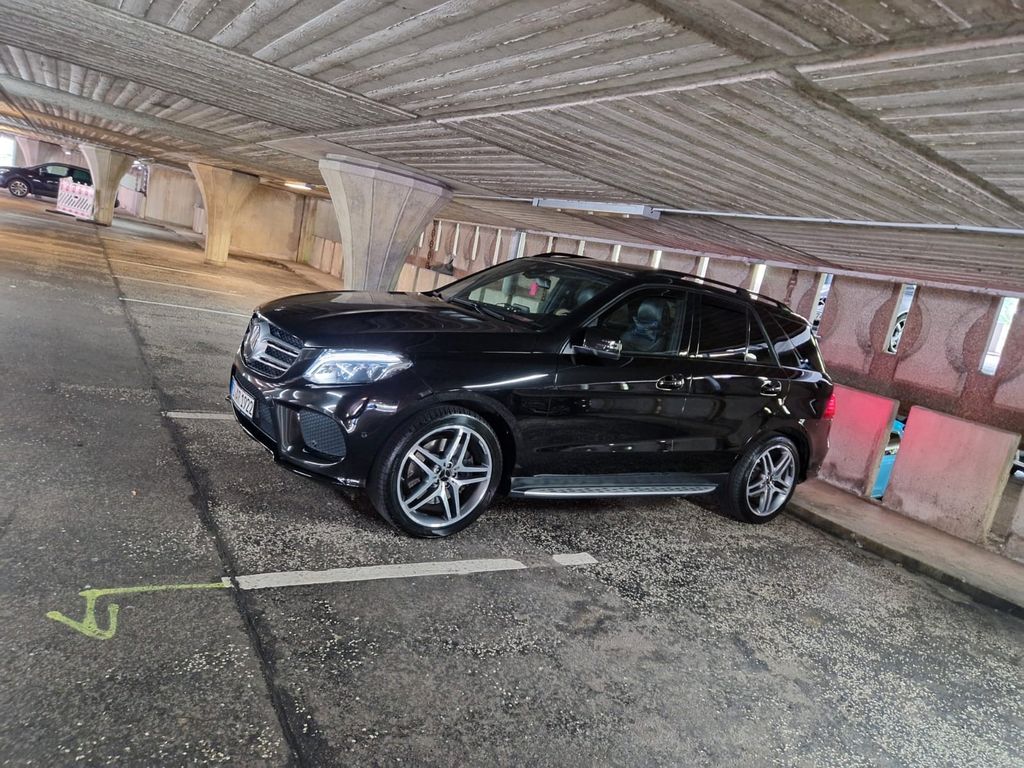 Image of Mercedes-Benz GLE 350