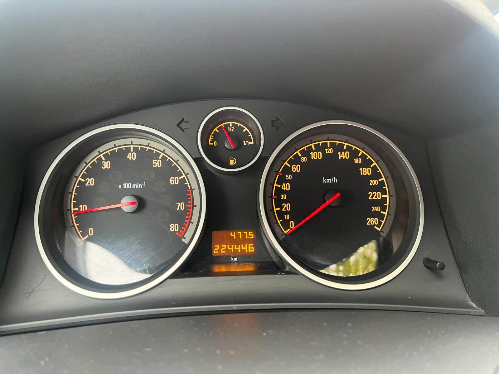 Opel Astra 2006 — photo 11