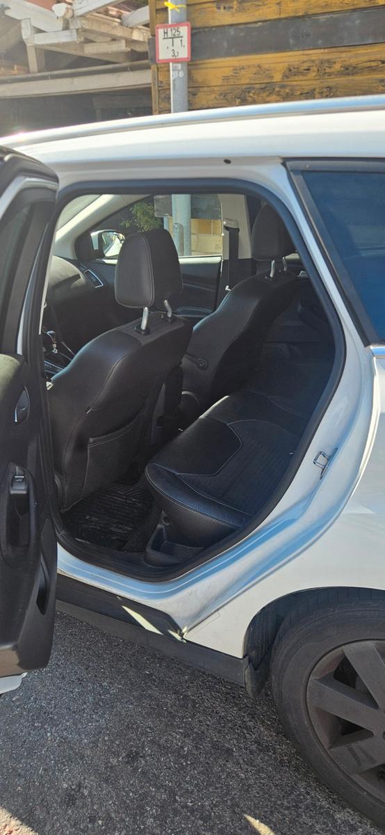 Ford Focus 2015 — photo 7
