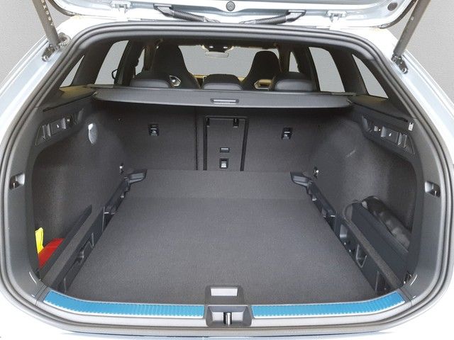 Fahrzeugabbildung Volkswagen Passat Variant 1,5 eTSi R-Line Black Pano AHK