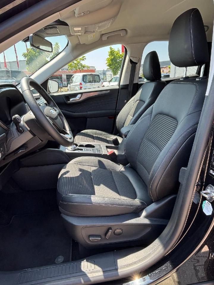 Fahrzeugabbildung Ford Kuga Plug-In Hybrid Titanium X