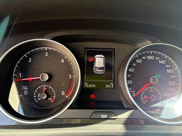 Volkswagen Golf - 8