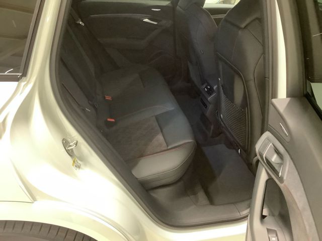 Q6 SUV e-tron quattro,Lenkrad beheizbar,Luft,Pan