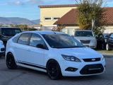 Ford Focus Lim. 2,0 Titanium*ST OPTIK*KEYLESS-GO*SHZ - Ford Focus aus 2010: Titanium