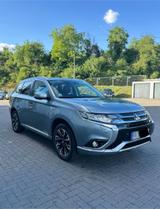Mitsubishi Outlander PHEV  Hybrid 4WD - Mitsubishi Outlander in Freiburg