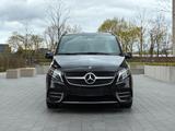 Mercedes-Benz V 300 d AMG  kompakt Standheizung LED R-Kamera - Mercedes-Benz V 300 aus 2020