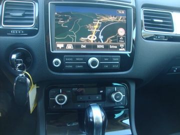 Volkswagen Touareg - 11