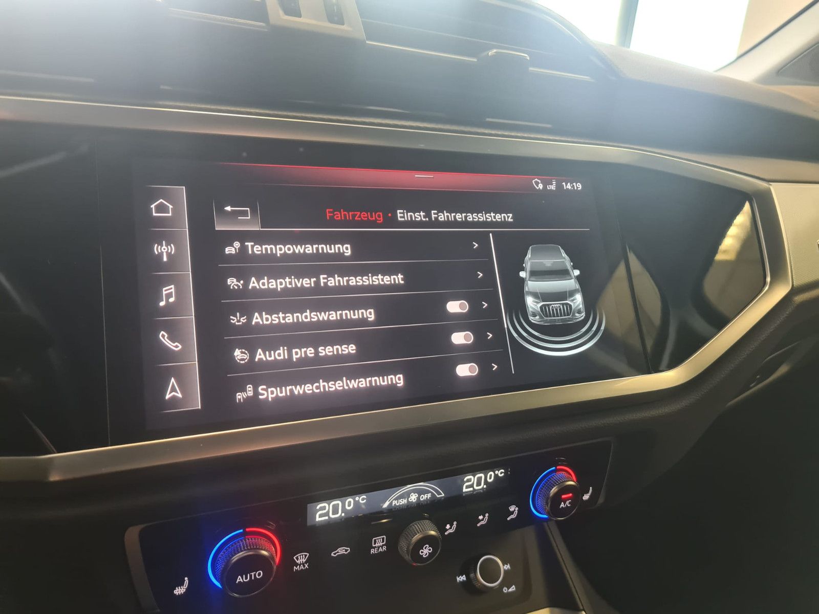 Fahrzeugabbildung Audi Q3 35 TFSI / LED / NAVI / AHK / VIRTUELL