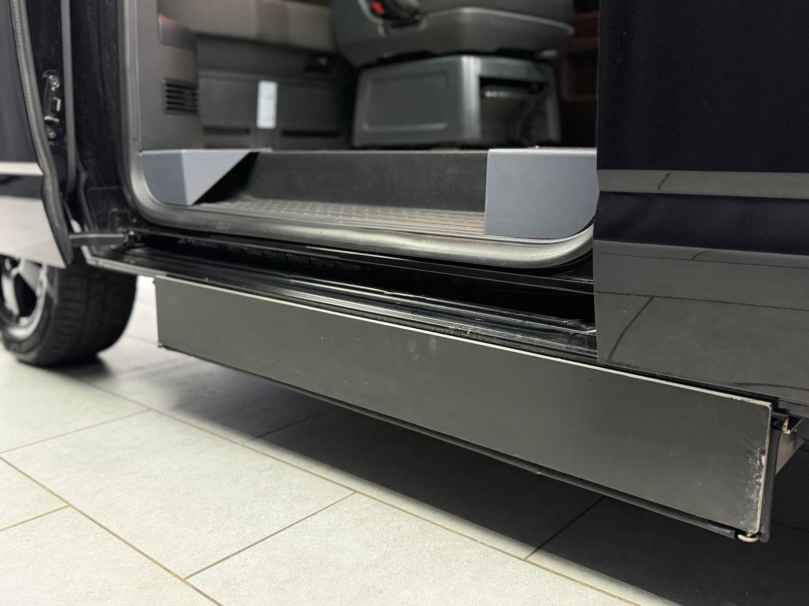 Fahrzeugabbildung Volkswagen T6 Multivan Trendline|Behindertengerecht|DSG|NAV
