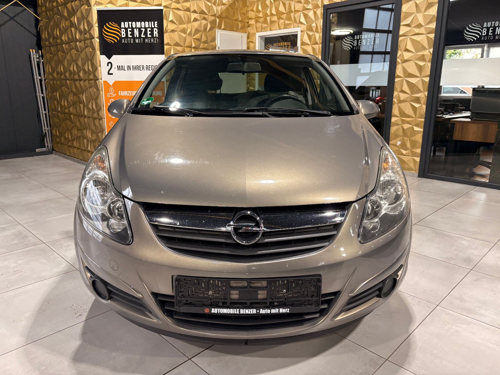 Fahrzeugabbildung Opel Corsa D Edition "111 Jahre"/8-FACH/KAMERA/KLIMA/