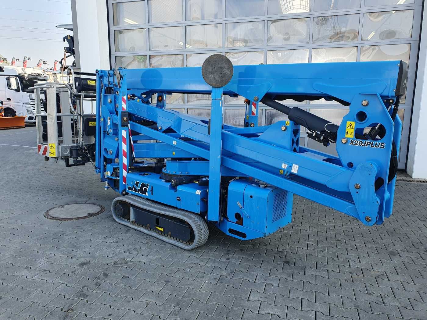Fahrzeugabbildung JLG X20JP / 20m / Benzin / 650h / 1.600h