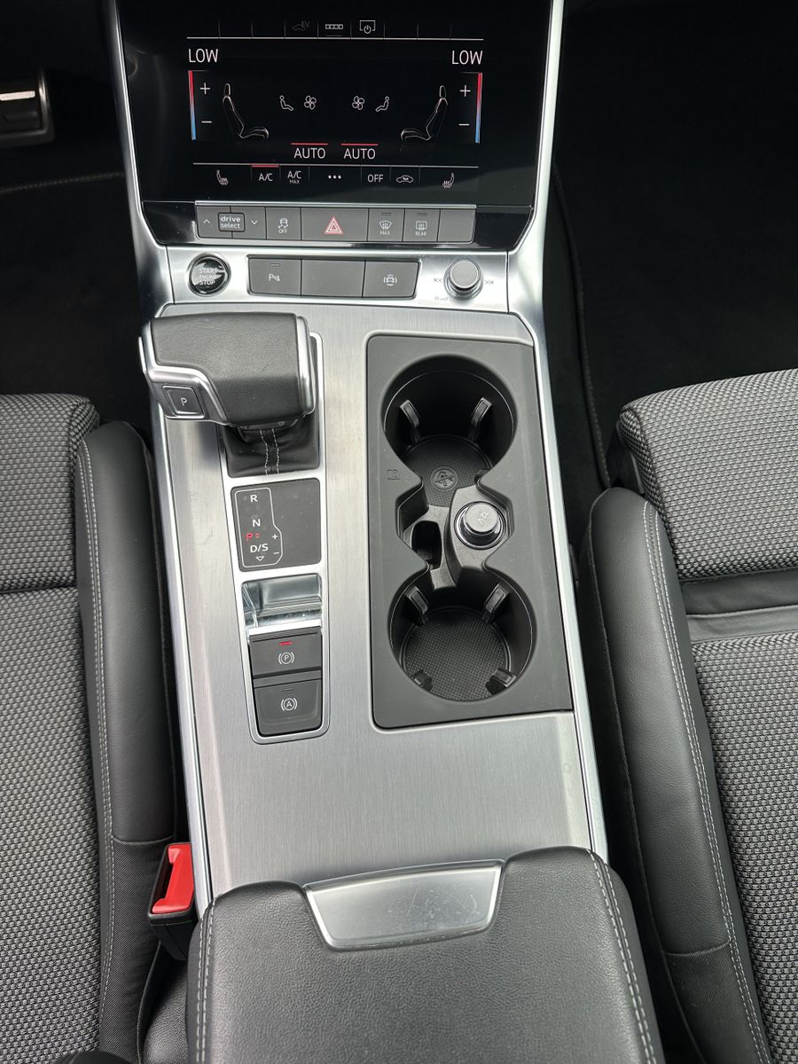 Fahrzeugabbildung Audi A6 Avant 50 TFSI e Qu S-Line+NAV+LED+AHK+PANO+VC