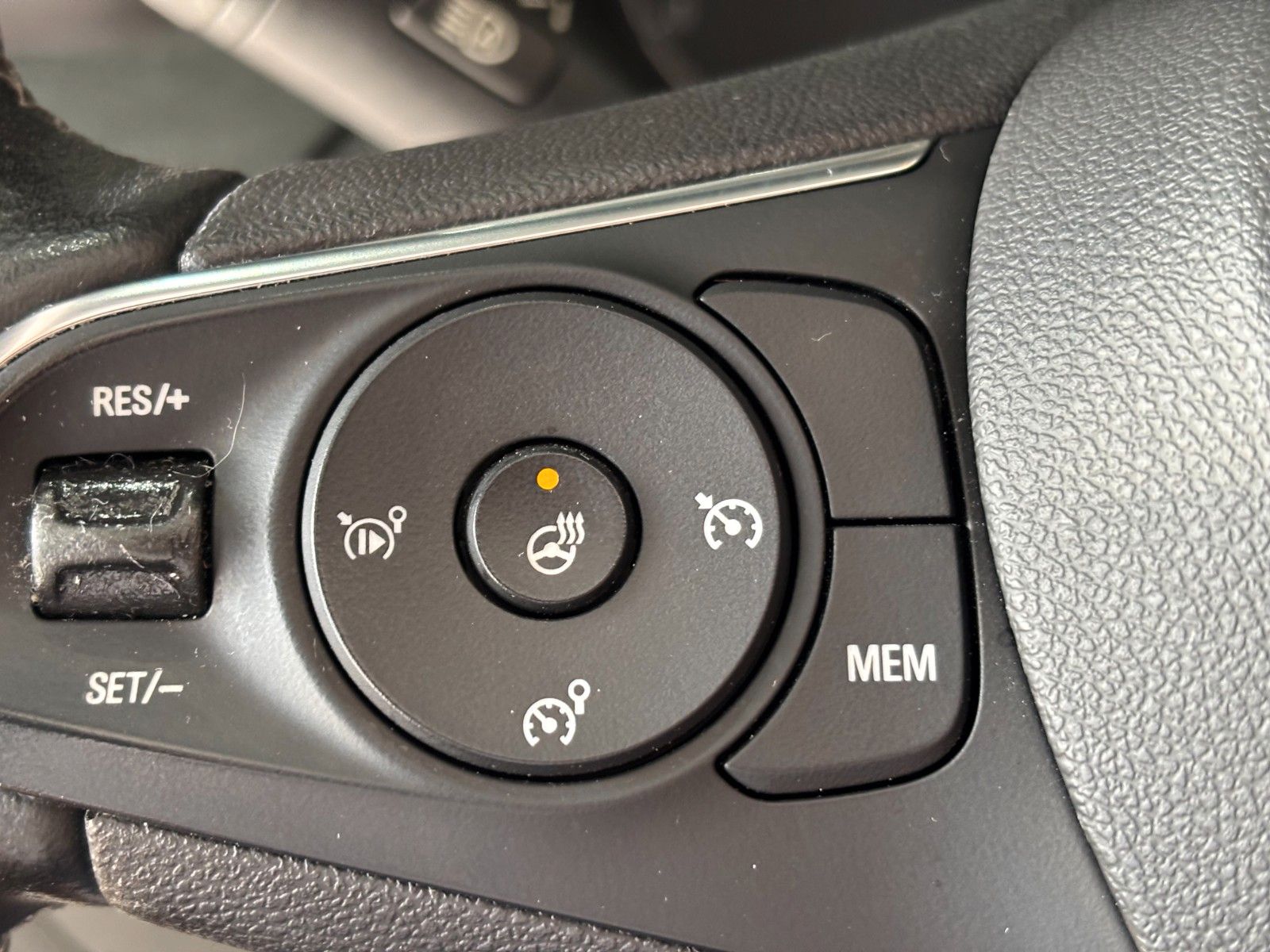 Fahrzeugabbildung Opel Grandland (X) *Klimaauto.*PDC*SHZ+L-Heizung*ACC
