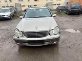 Mercedes-Benz C 230 C-Klasse T-Modell T Kompressor Avantgarde - Mercedes-Benz C 230: Kompressor