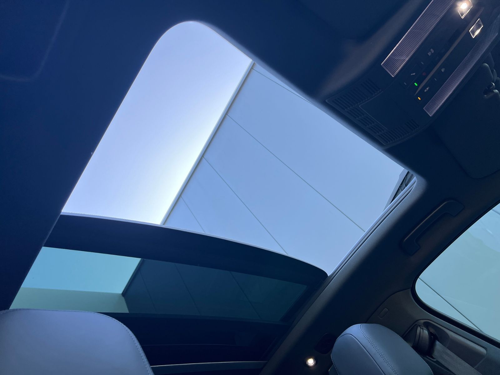 Fahrzeugabbildung Volkswagen Touareg R-Line FINAL EDITION 3.0 TDI 4MOTION