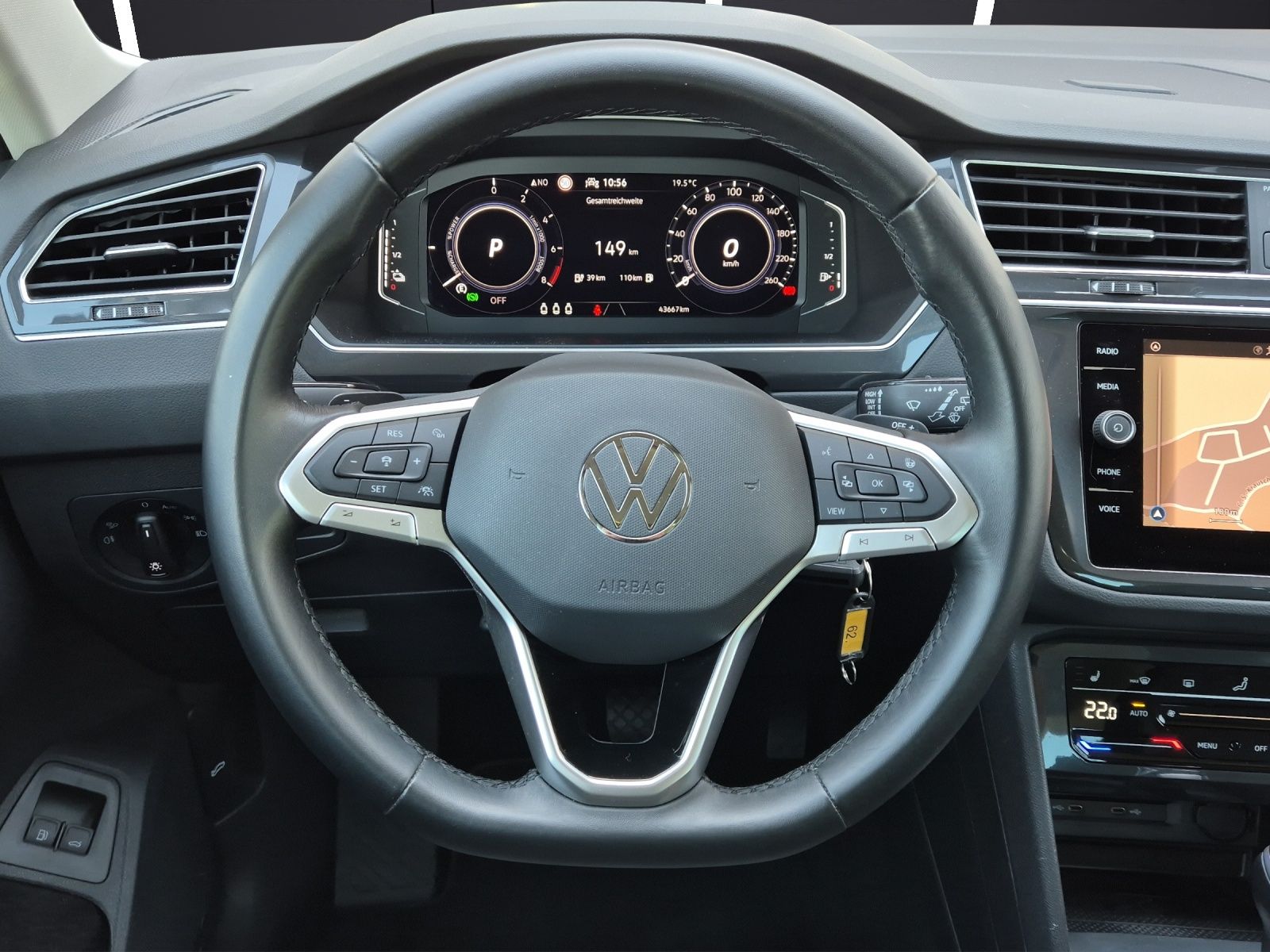 Fahrzeugabbildung Volkswagen Tiguan eHybrid Life DSG Matrix AHK Navi AID ACC