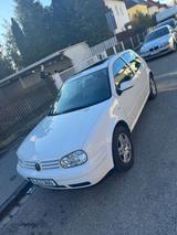 Volkswagen Golf 4 1.9tdi 132000km TUV 11/26 - Volkswagen Golf aus 2001: Kombi
