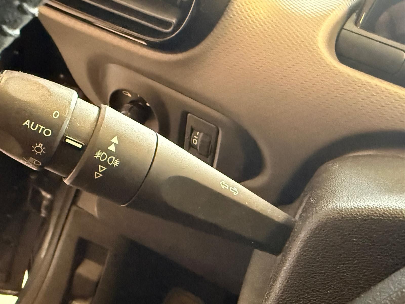 Fahrzeugabbildung Citroën C4 Cactus Shine/ KAMERA/NAVI/8.FACH BEREIFT