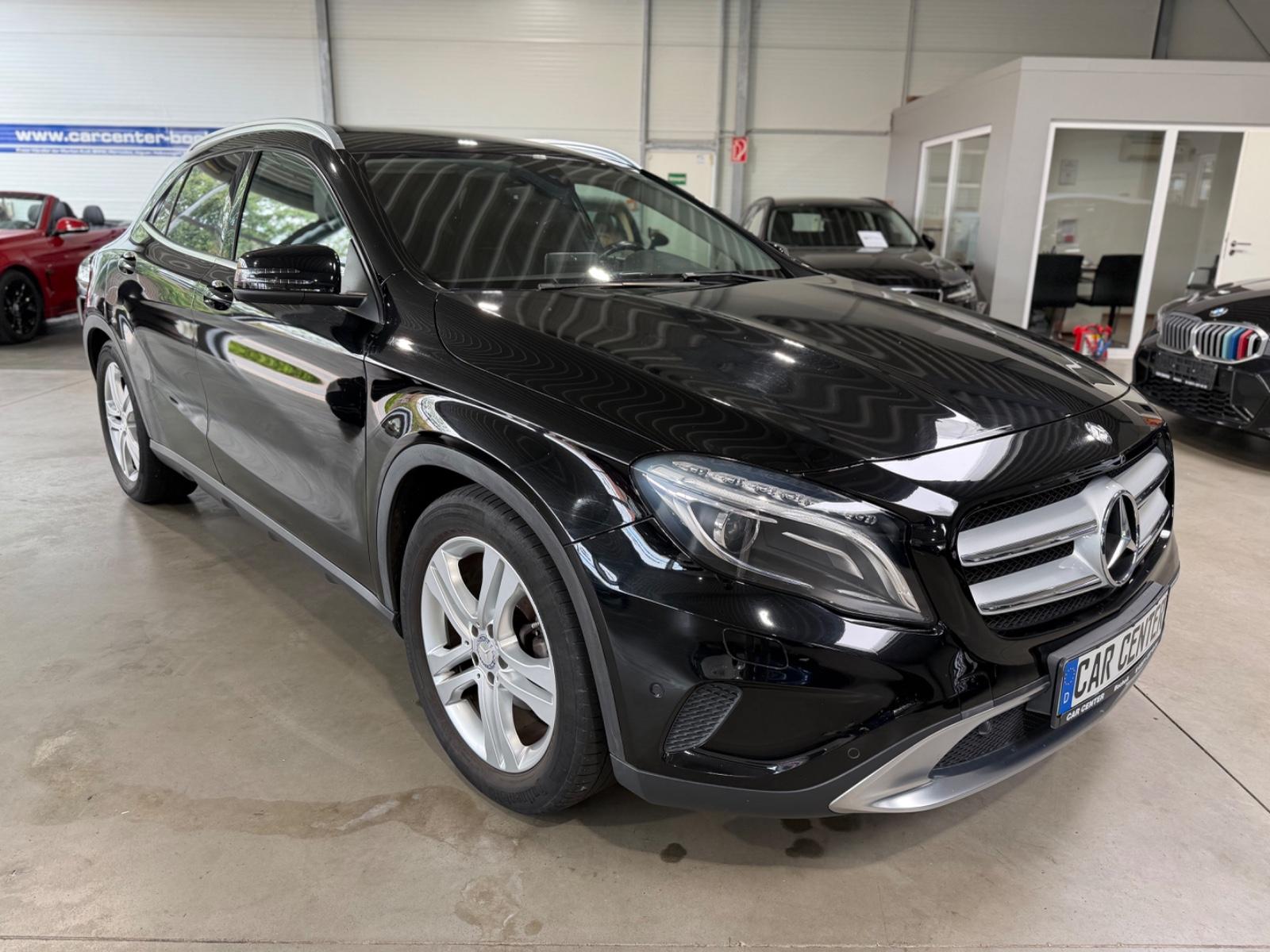 Mercedes-Benz GLA 180  Kamera|StHZ|Navi|Ambiente|Bi-Xenon