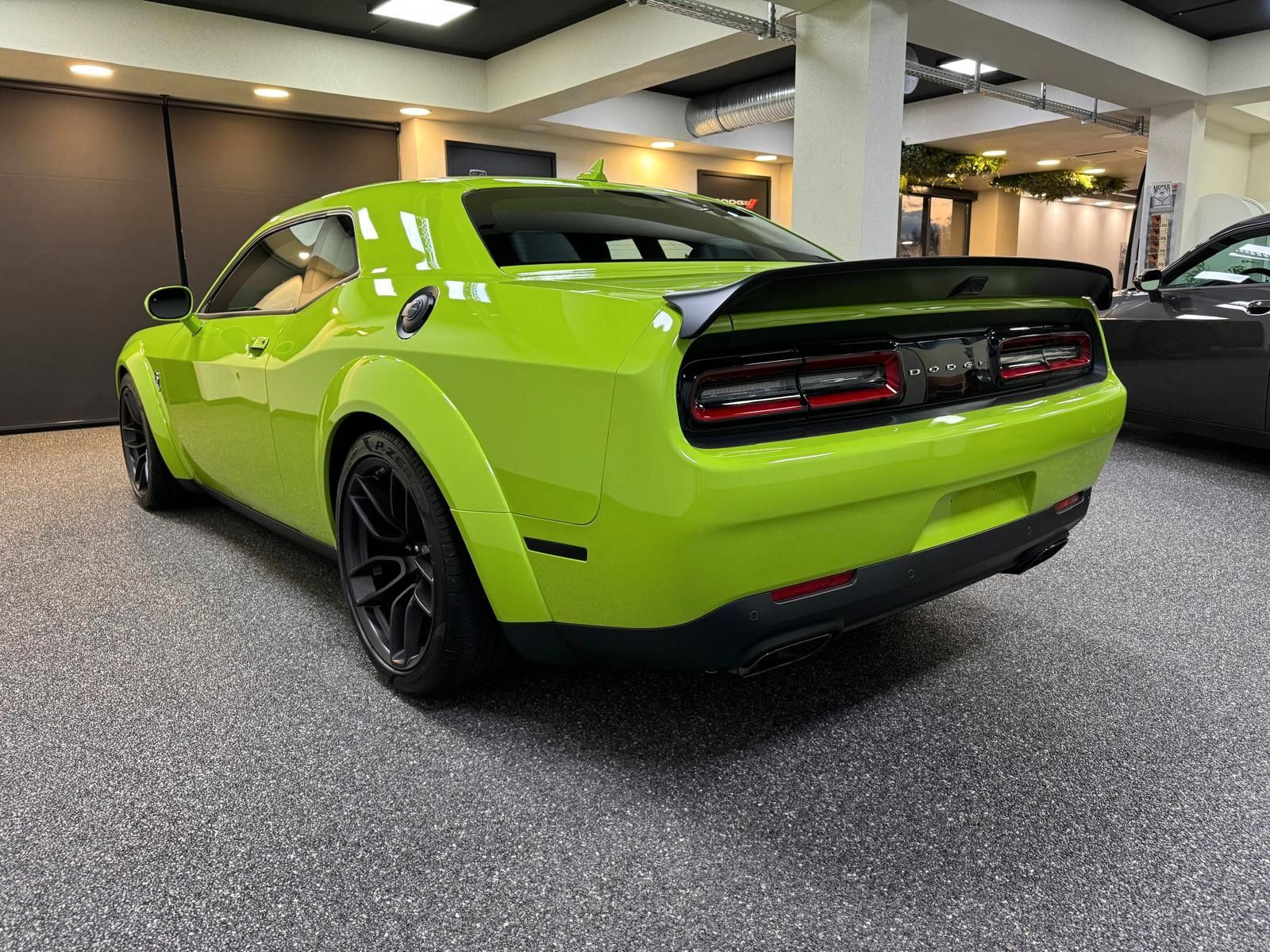 Fahrzeugabbildung Dodge HELLCAT JAILBREAK -LAST CALL-CARBON-FAHRWERK