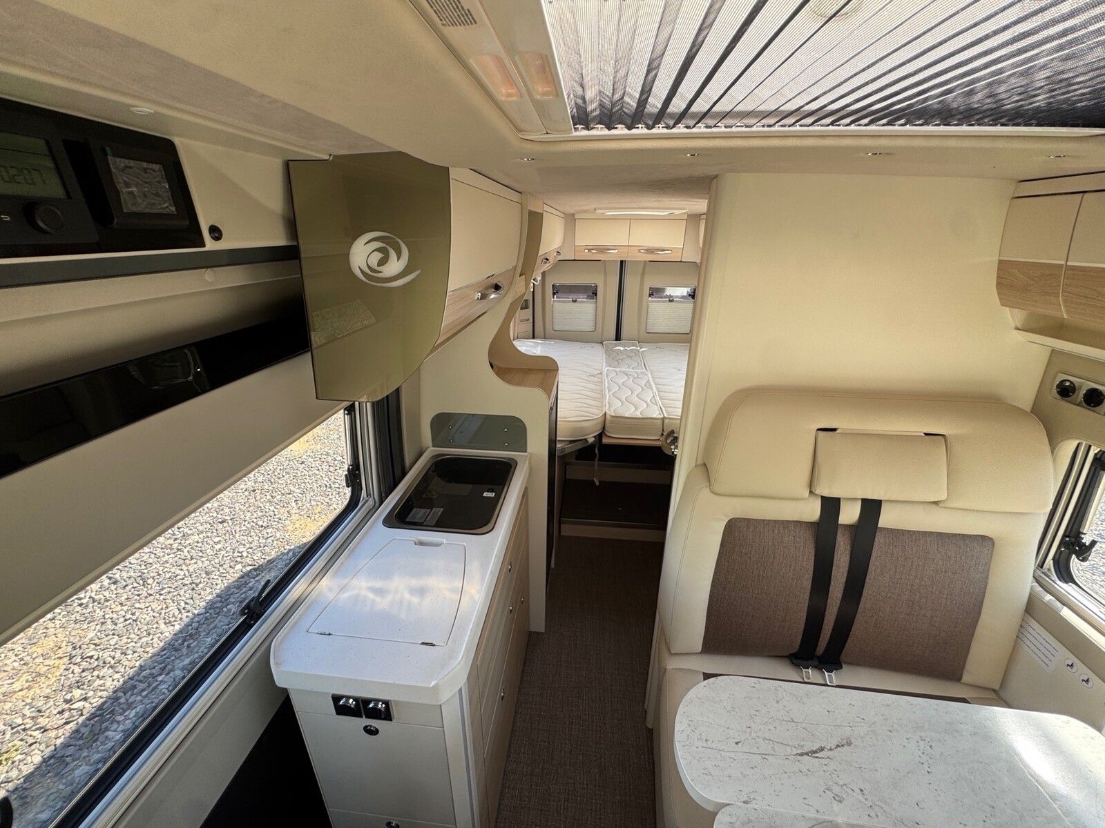 Fahrzeugabbildung Eura Mobil Van V 635 EB 180 PS, Automatik, Panoramadach