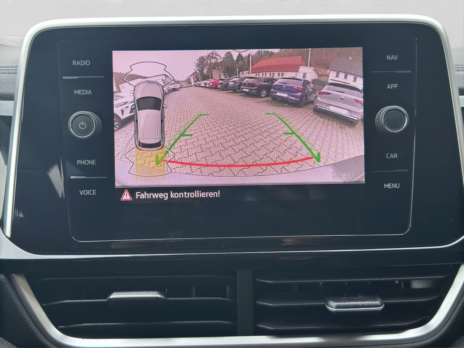 Volkswagen T-Roc - Bild 12