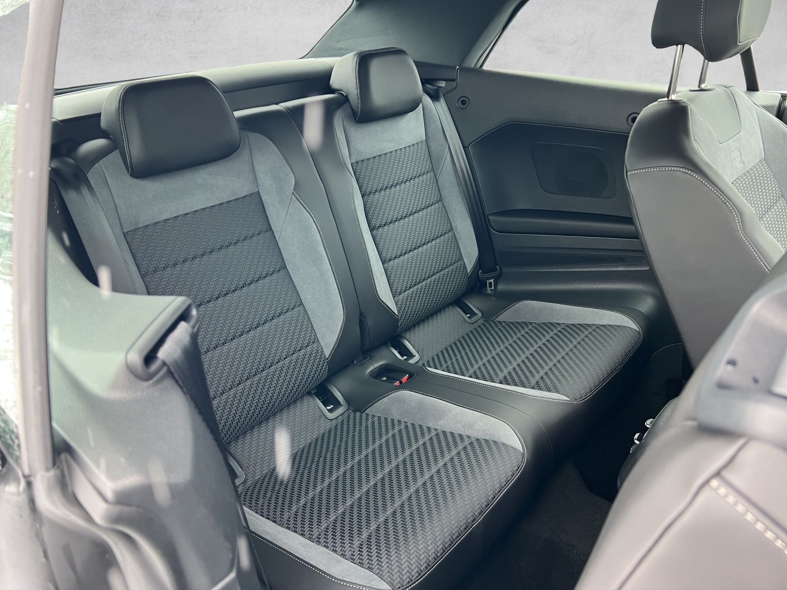 T-Roc Cabriolet R-Line 1.5 l TSI DSG AHK*Navi*Ka