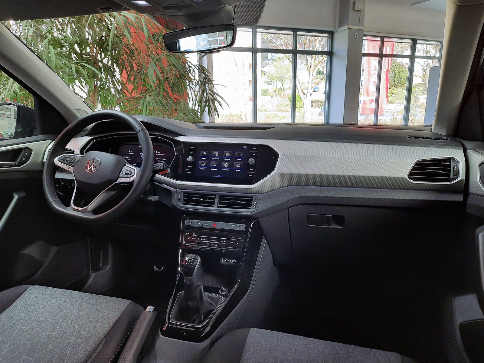 Fahrzeugabbildung Volkswagen T-Cross Move TSI *Navi*Sitzhzg*Einparkh*App-Con*