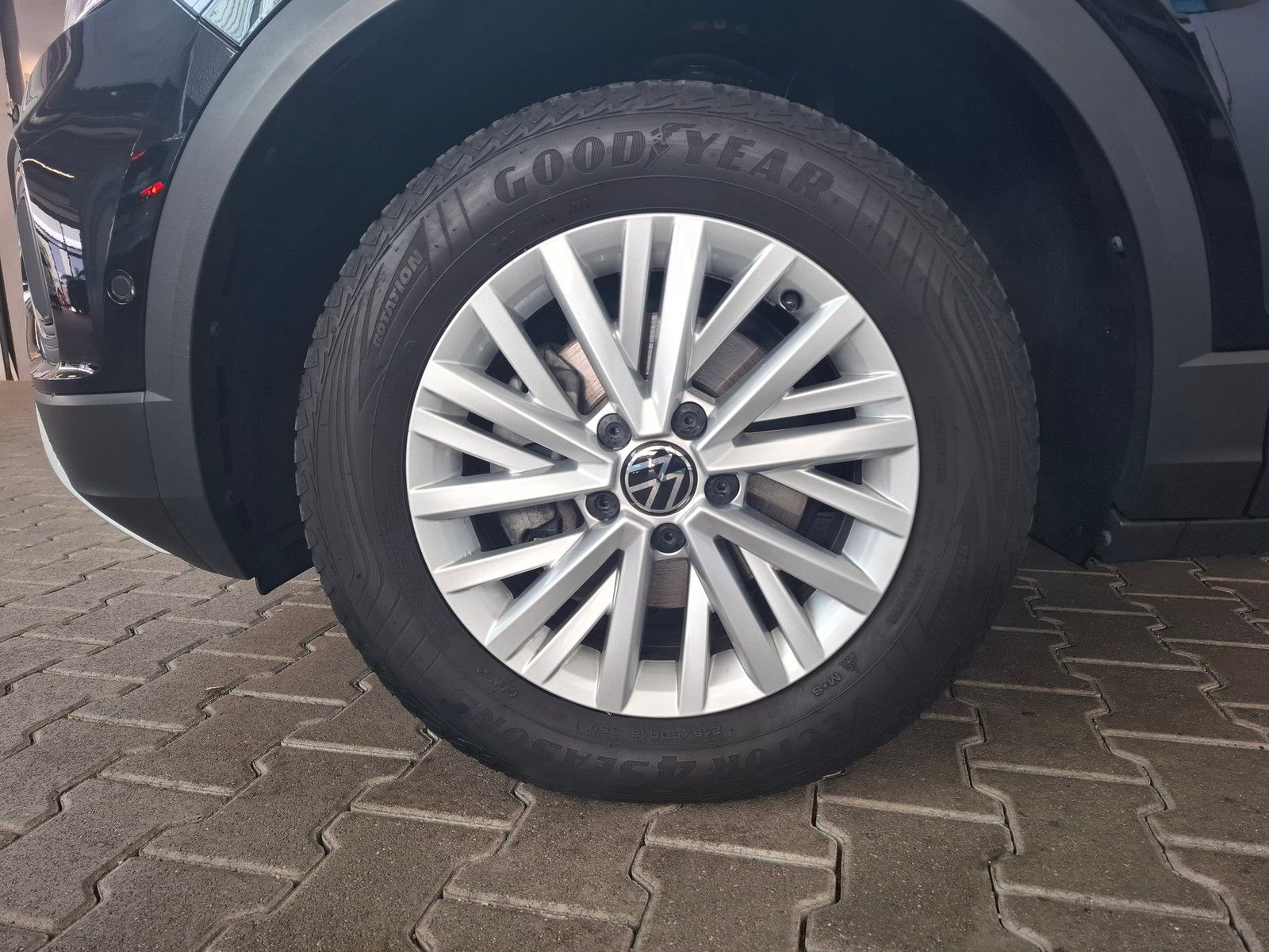 Fahrzeugabbildung Volkswagen T-Roc Life 1.0 TSI +Navi+Abg.Heckscheiben+Sitzh.