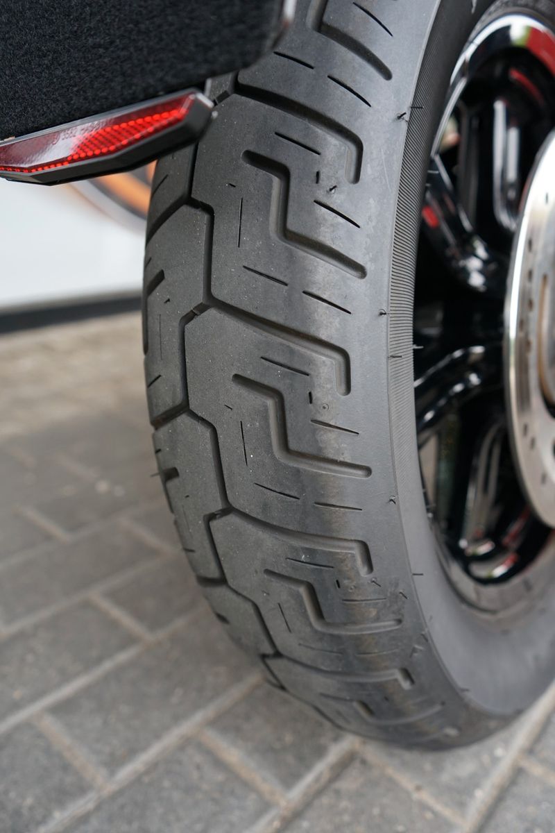 Fahrzeugabbildung Harley-Davidson Street Bob 114 - Kesstech - Neuwertig - Garantie