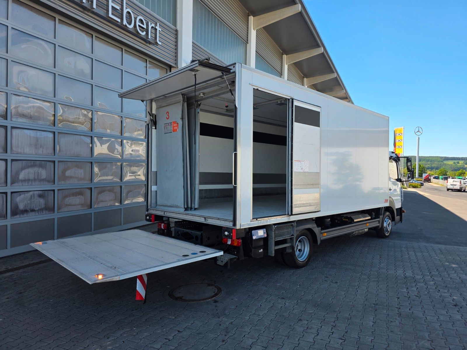 Fahrzeugabbildung Mercedes-Benz Atego 818 L ThermoKing V-600 Max LBW Klima