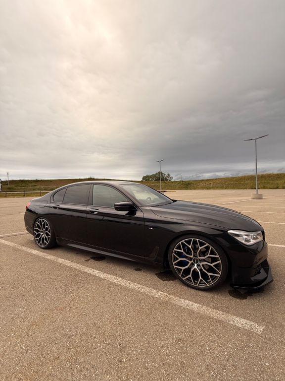 Image of BMW 740