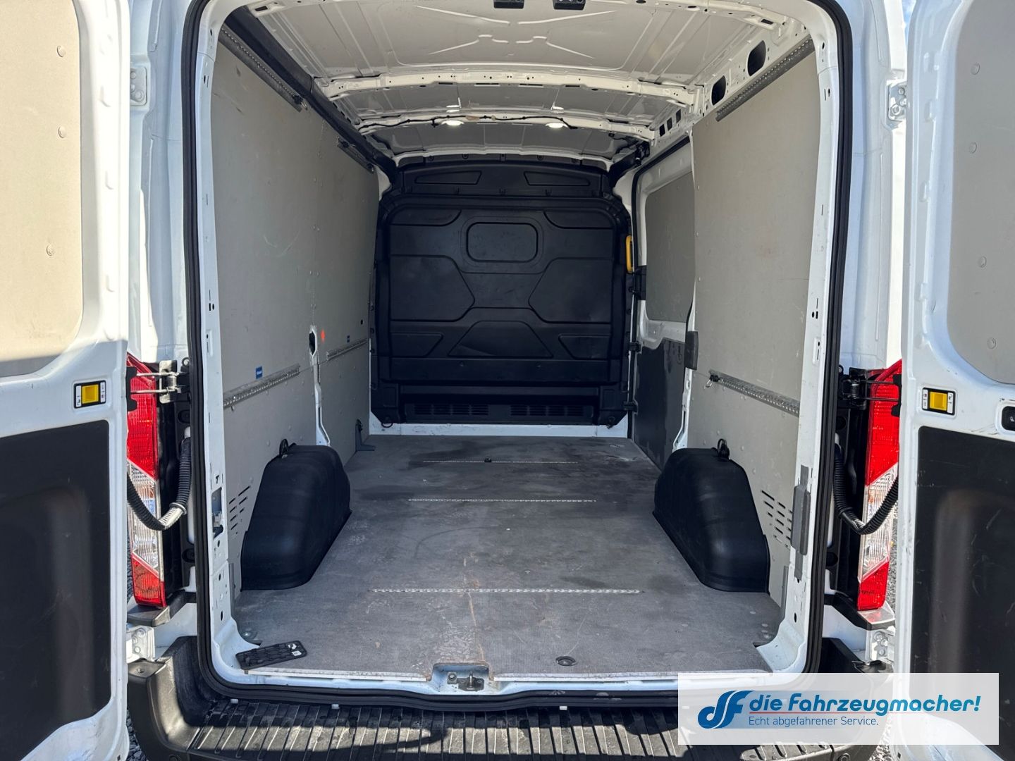 Fahrzeugabbildung Ford Transit Kasten 350 L2 Trend Klimaautom DAB Totwi