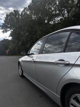 BMW 320i - - BMW 320 aus 2006: 320i