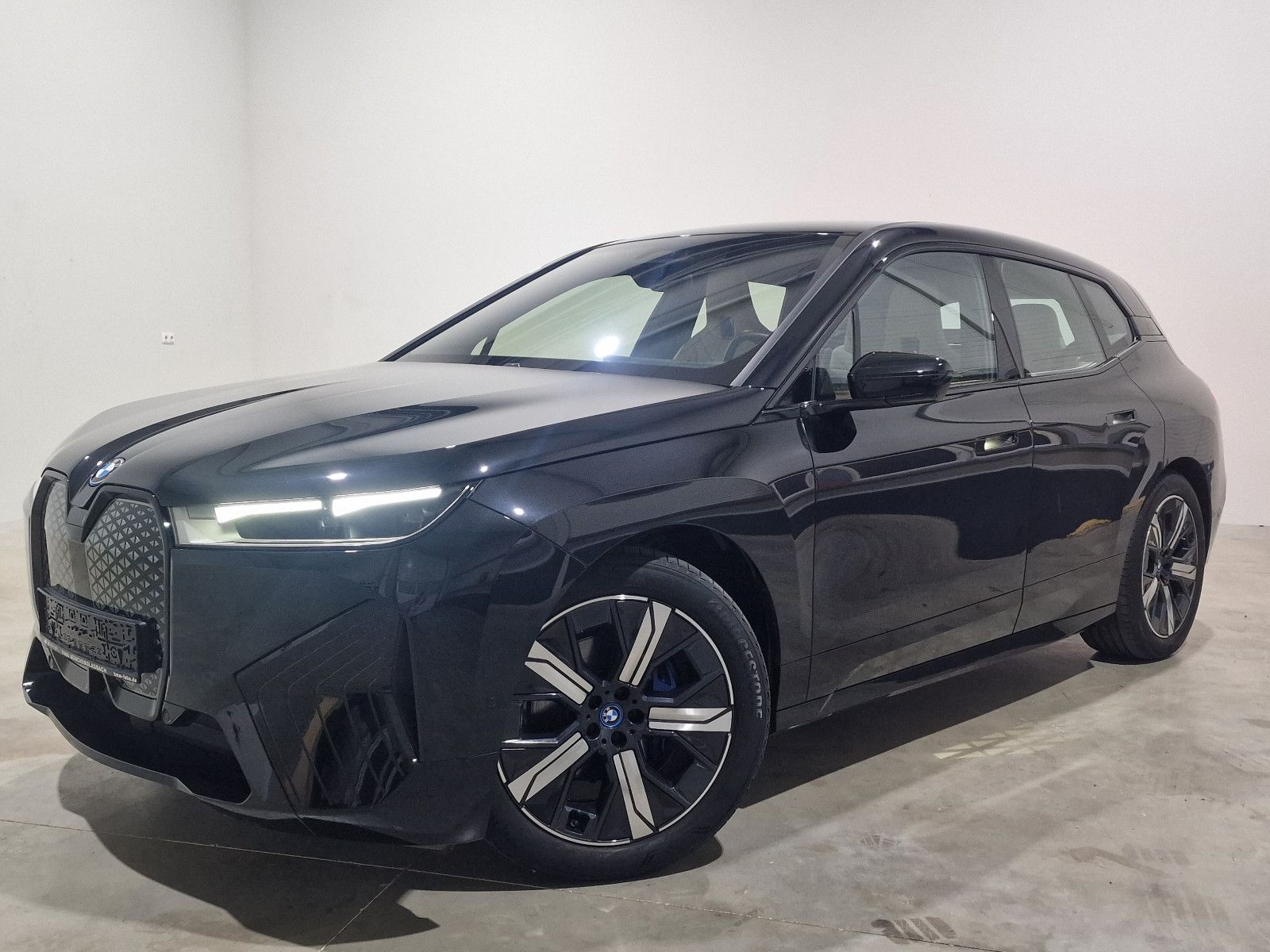 BMW iX xDrive50 Sportpaket/21"/Driving Assistant/H&K imagem 3