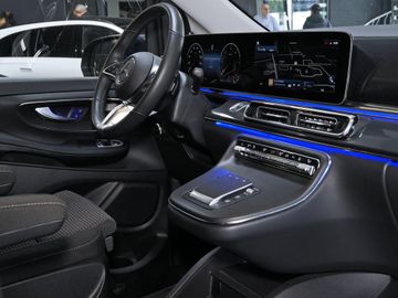 Mercedes V 220 - 10
