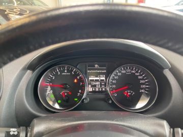 Nissan Qashqai 360 4X4 *PANORAMA*NAVI*TEILLEDER*