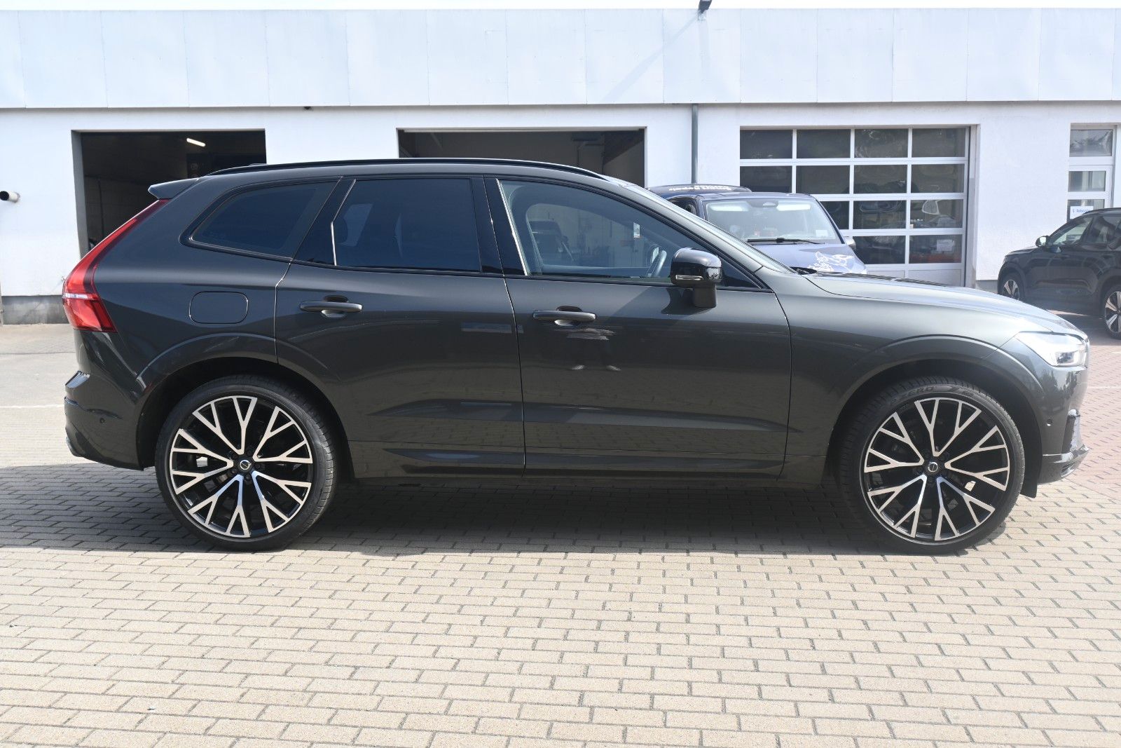Fahrzeugabbildung Volvo XC60 T8 Twin Engine AWD R-Design*360°*LUFT*ACC