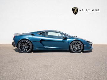صورة 2 لـ 2025 Lamborghini TEMERARIO