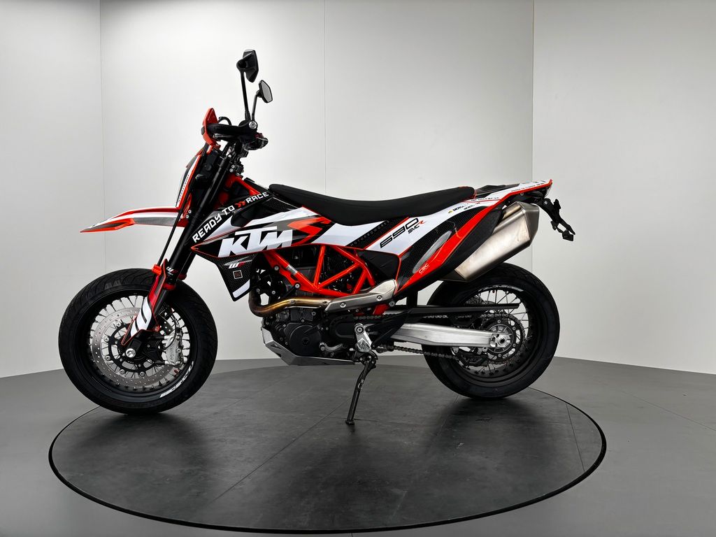 Fahrzeugabbildung KTM 690 SMC R *REIFEN NEU *KURZES HECK