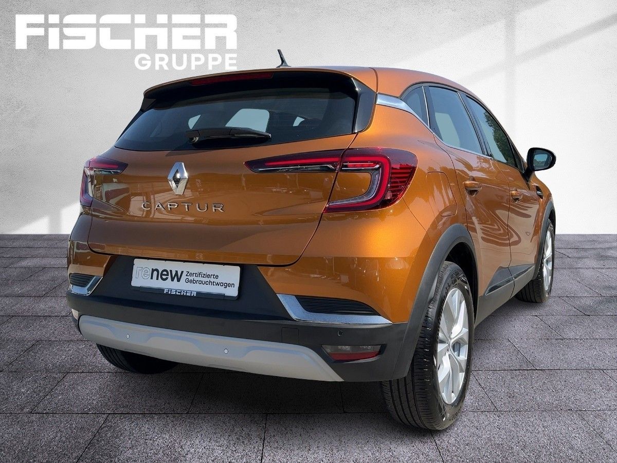 Fahrzeugabbildung Renault Captur INTENS TCe 90 - mit KI generiert/bearbeitet