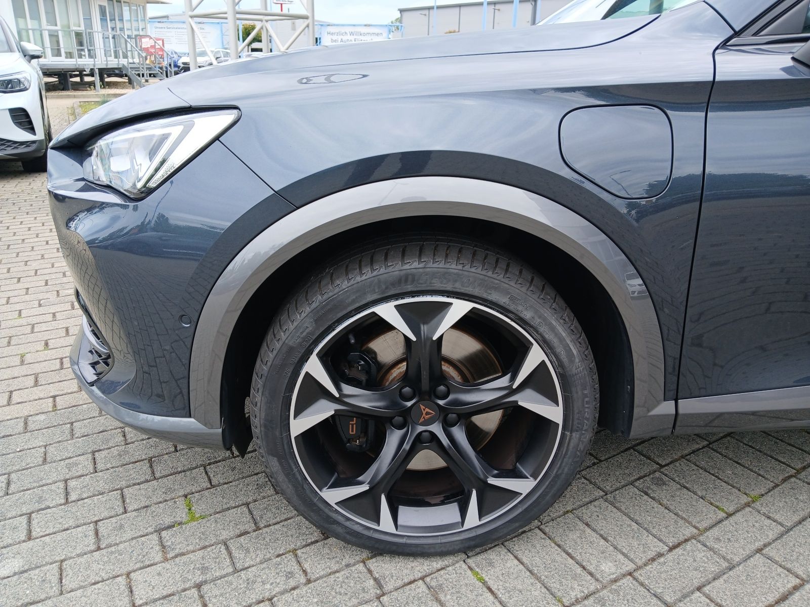 Fahrzeugabbildung CUPRA Formentor VZ e-HYBRID DSG LED ACC NAVI RFK SH 19