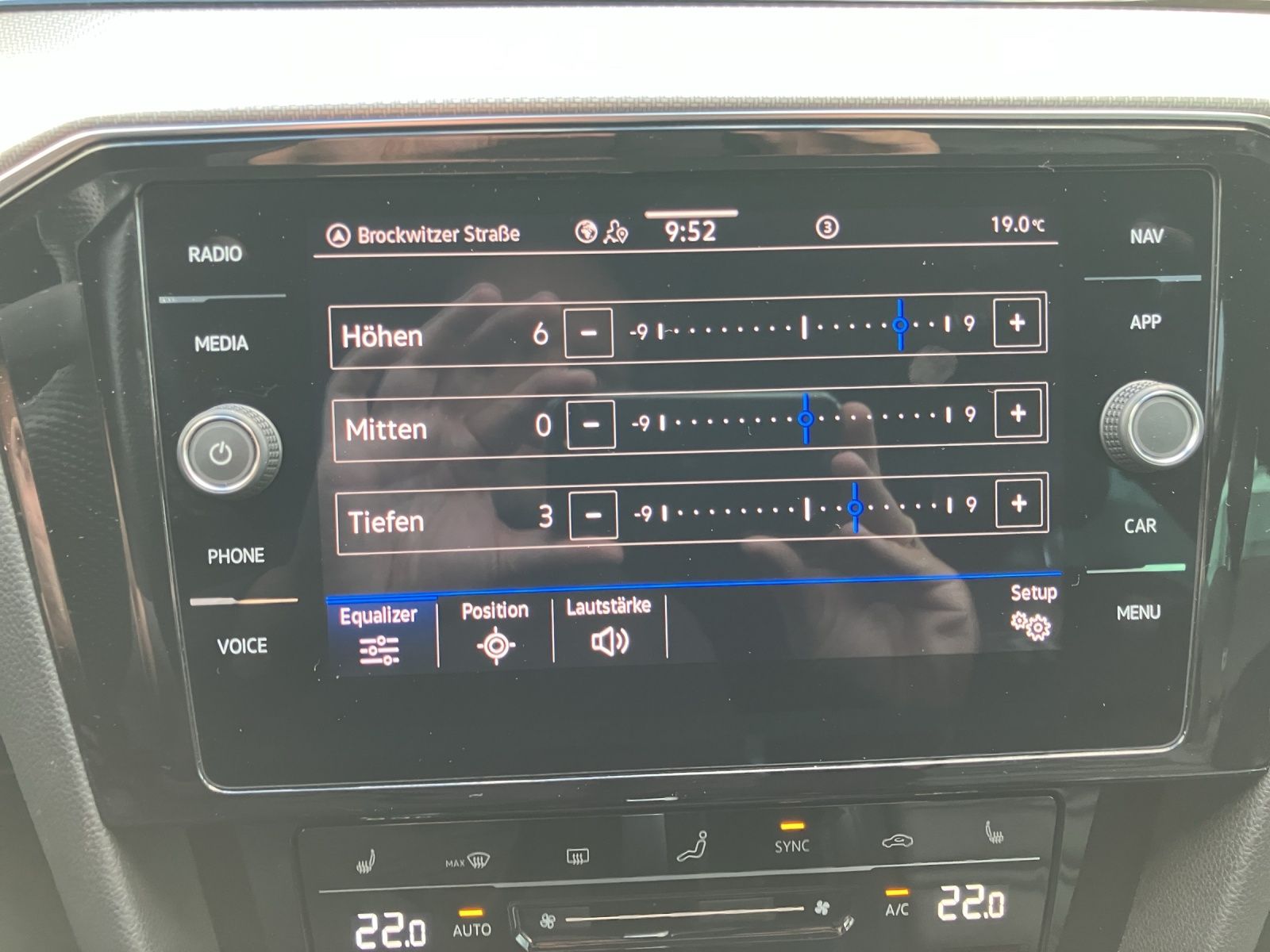 Fahrzeugabbildung Volkswagen Passat Variant R-Line TSI DSG LED ACC NAVI RFK S